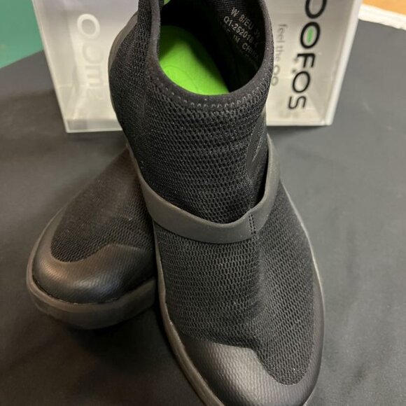OOFOS Women's  Chukka Shoe - Black Sz. 8 - Picture 4 of 13